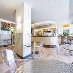 Plaza فندق 3*