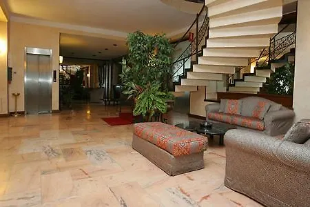 Hotel Plaza 3*