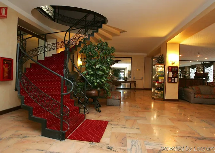 Plaza Hotell 3*